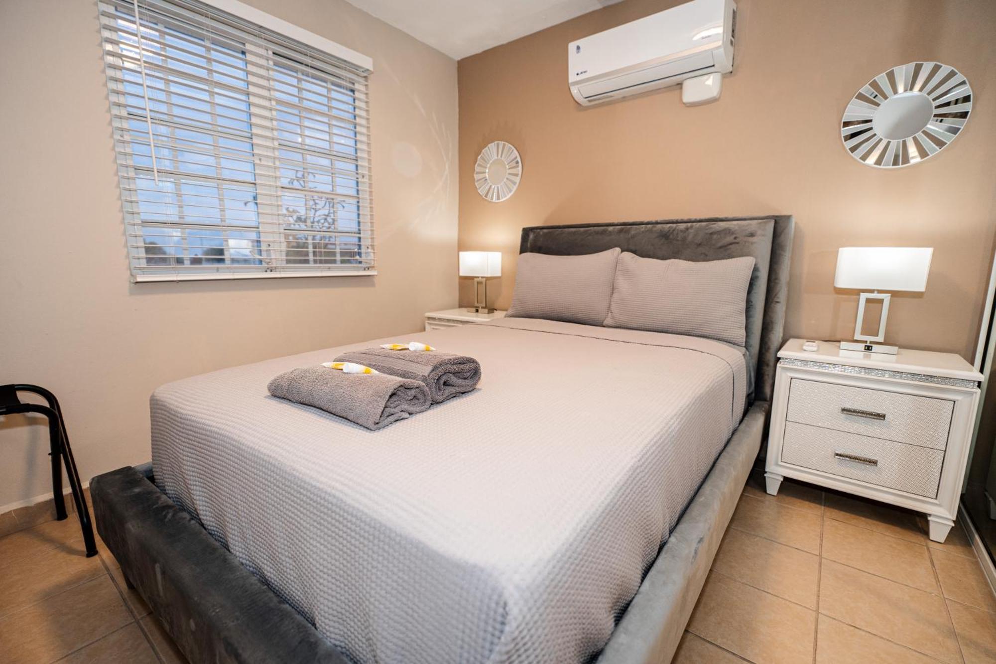 Ferienwohnung Luxury Retreat With Private Jacuzzi And Mountain Views Free Parking Ponce Exterior foto